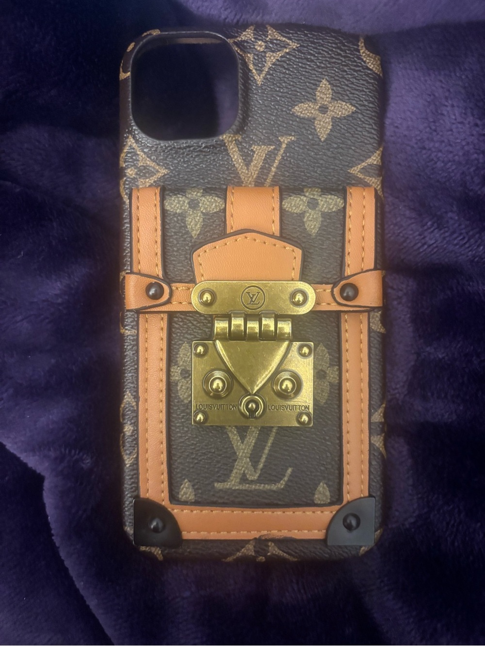 Louis Vuitton-Monogram Sun Visor and 2 IPhone14/15 Plus Cell Phone Cases - Picture 4 of 11